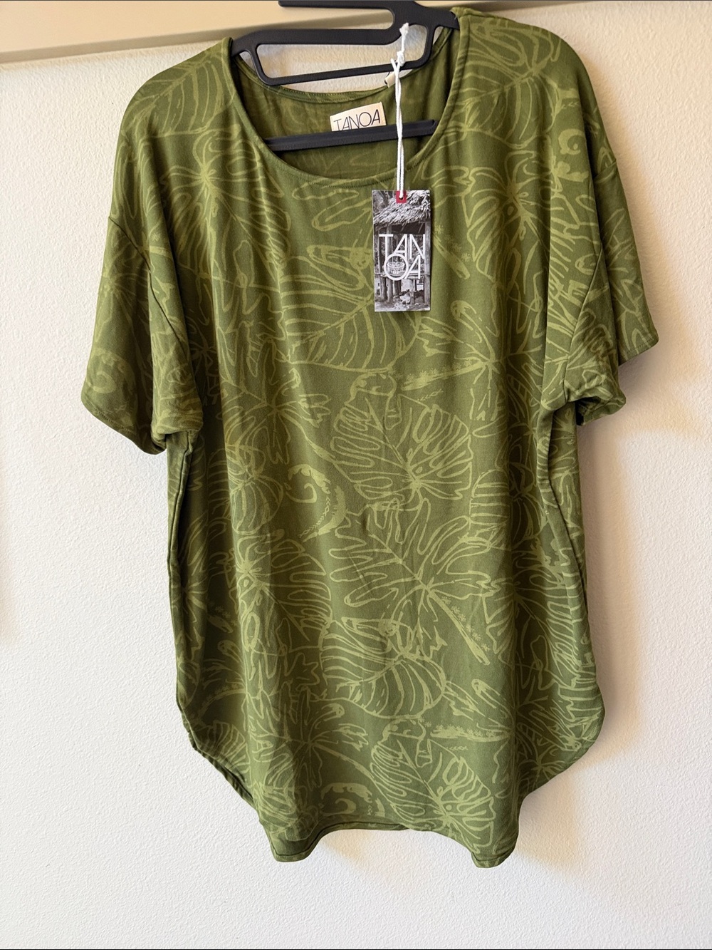 Tanoa Olive Green Tropical Leaf Short Sleeve Tee - Picture 2 of 3